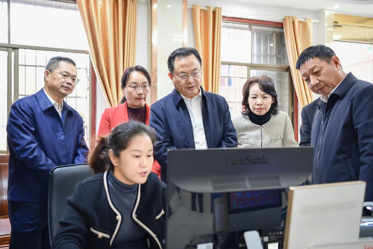 推动全会精神在基层落地生根开花结果 孙兵到基层联系点调研并宣讲党的二十届四中全会精神