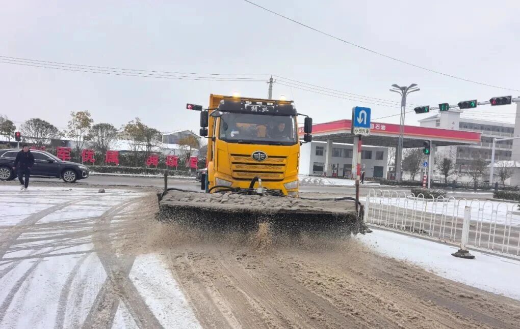 -2℃的华容，他们在街头“开战”