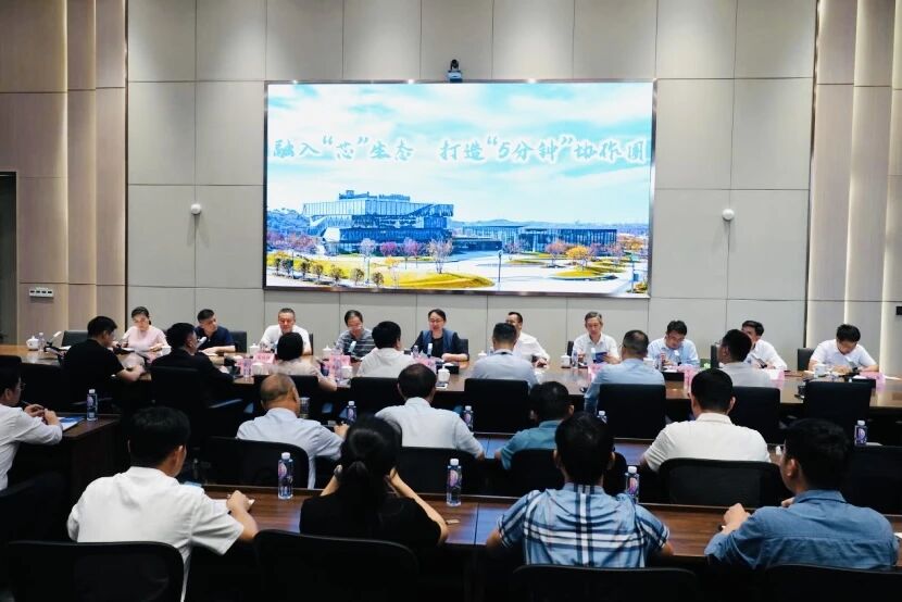 深耕芯链协同 共建产业生态圈 任蔚带队赴长江存储考察交流 深化政企合作